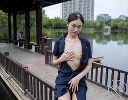 人妻少妇户外公园露出2