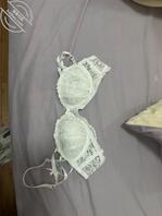 潜入女友合租舍友卧室，发现骚逼内衣裤，加用过的避孕套，真刺激，同好交流，1