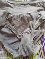 去年夏天偷拍的妈妈肥臀，第二天又玩了她的内衣0