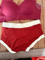 嫂子的大腚，红色真是治疗欲望的好药材。1