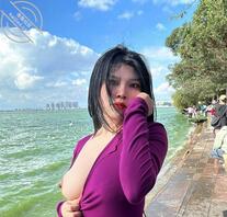 很喜欢这条反差骚母狗，户外露出1