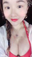 饥渴难耐的单身骚逼求草裸照勾引我0