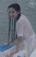 全身湿透了才发现没穿…2