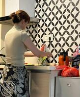 跟妈妈去三亚旅游,终于被我搞沦陷了,喷水高潮35分钟超值2