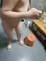 半夜回家发现我妹在屋子里裸奔要怎么办？