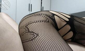 海友要求拍的黑丝玉足0