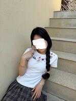 （真实绿帽）本人绿帽帮06年大学女友脱掉内裤，掰开骚逼自慰求重口辱骂射屏0
