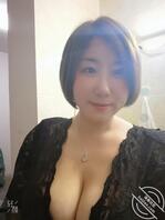 这样的大奶熟妇骚逼母狗喜欢吗，接龙接龙，达到10评论，发胸和逼