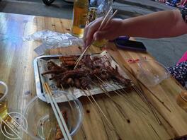 (原创视频)：酒后和干妈在店里楼上偷情，她老公还在楼下等她