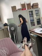 办公室偷拍，兄弟们我回来了，骚逼最近请假有事了，不知道是不是去挨操了1