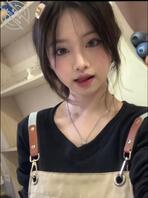 烧鸡表妹每天发自己的烧腿诱惑我，真想狠狠舔这烧脚，足交，0