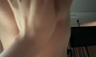 面试认识的妹纸，美乳女上位骑乘榨精