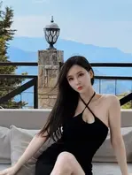 IG十万粉丝高颜值旅行博主杨琪安 大尺度私拍被男友无情曝光 能玩上这尤物真的值了 1