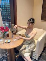 喜欢养花的美女1