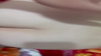 晚上公司加班，好兄弟替我照顾老婆，必须内射