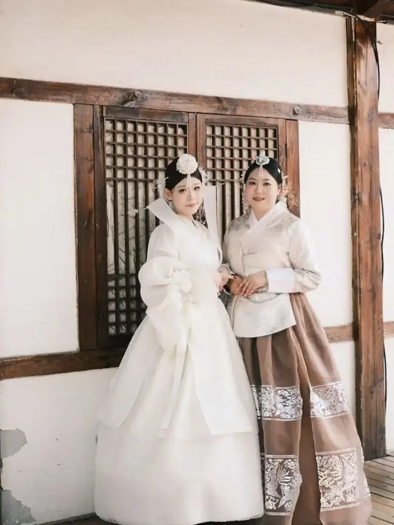 松原职业技术学院 王若冰 卖逼兼职私密视频曝光 金主无套激情爆操内射满穴 