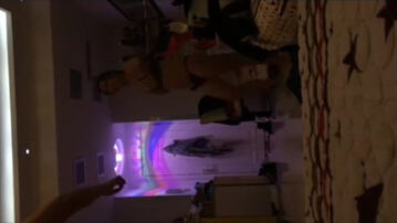 同小区熟女他老公刚刚出差就叫我过来偷情，