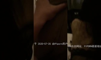 模特女友拍完写真后回家迫不及待的干一次，想干的女人水是真的多，叫声大