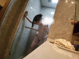 和白嫩女朋友挑战厕所