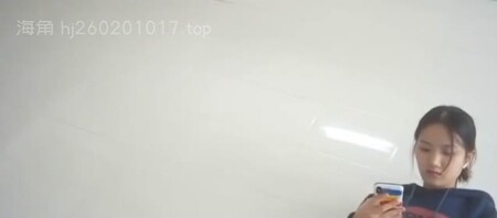 真实偷拍公司同事刘静，想操她好久了。。