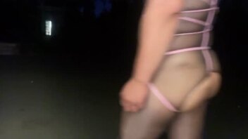 下贱公狗热爱极限露出，喜欢被骂，当马桶