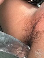 骚逼男娘欲求不满在家玩捆绑自缚被偷拍0