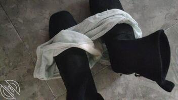 玩妈妈的奶罩内裤（求各位爹评价羞辱）1