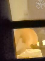 过道偷拍对面酒店的女住客2