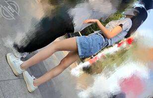【偷拍】天气炎热，大学里的女学生开始穿超短裤和jk了，腿都很漂亮1