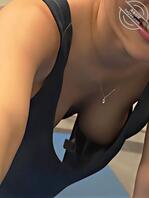 我的鸡巴终于尝到了大姨子的逼逼0