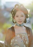 我有三个漂亮的姐姐，每天我都会幻想跟她们乱伦，对她们进行打胶2