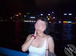 (真实原创)亲戚们在楼下吃饭,我在楼上干小姑妈,忍不住直接内射了进去。2