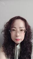 表面端庄的妈妈背地里却穿上女仆装发骚，情趣内衣黑丝丁字裤完美展示蜜桃臀曲