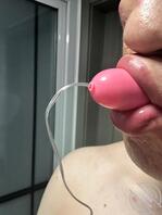 舅妈用过的粉色跳蛋和穿过的情趣内衣