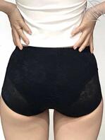 摸了姐姐奶子后被抓住把柄现在成了姐姐的提款机2