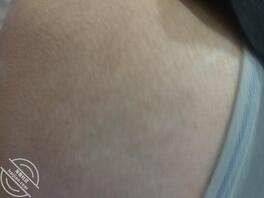 今天妈妈突然穿的很暴露，屁股还对着我，不只是啥意思，搞得我浴火焚身。0