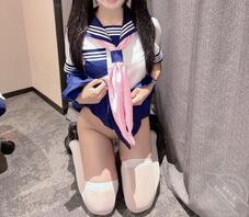 当自己的女儿穿上了可爱的衣服！