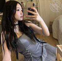 洛阳的极品福利姬美女，肥逼打屁股，适合后入猛操打桩，喜欢被大鸡巴肌肉男抱