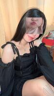 妹妹是社会人，还有纹身，应该很刺激，而且年龄小，是馒头逼，想看的关注我2