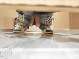 原创厕拍 牛仔裤小姐姐2