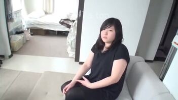 丰满少妇被双飞