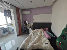 潜入女室友的房间,丝袜打飞机1