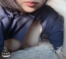 阿姨的奶子还是不错，想舔吗