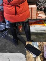 原创骚母狗早餐店老板的骚长筒靴。