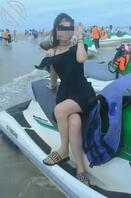 骚逼姐姐，美脚美腿让人欲罢不能，真想射她一脚1