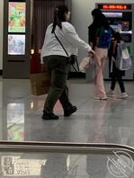 地铁又遇超级重坦克，被我意淫了一路。