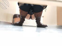 原创厕拍 棕色长靴小少妇1