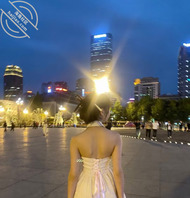 偷拍的美女都好漂亮，好想掏出来冲上去搞里面2