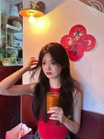 出卖漂亮女友，没忍住内射了，喜欢的请射屏