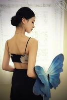 本人投稿，我叫王庆琳大二舞蹈生，男老师经常摸我，想被叔叔评价，喜欢的会约2